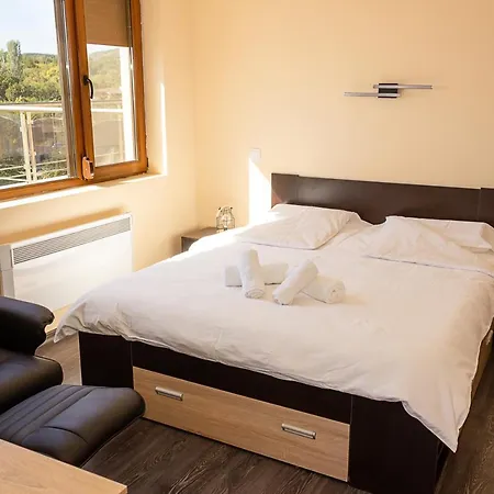 Spacious 3bd Flat With Large Terrace & Sea View By Flat Mаnager Apartament