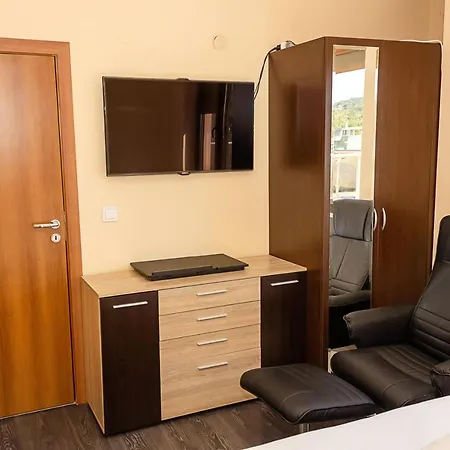 아파트 Spacious 3bd Flat With Large Terrace & Sea View By Flat Mаnager 바르나