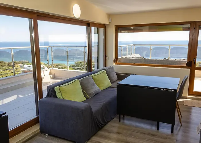 Lägenhet Spacious 3bd Flat With Large Terrace & Sea View By Flat Mаnager